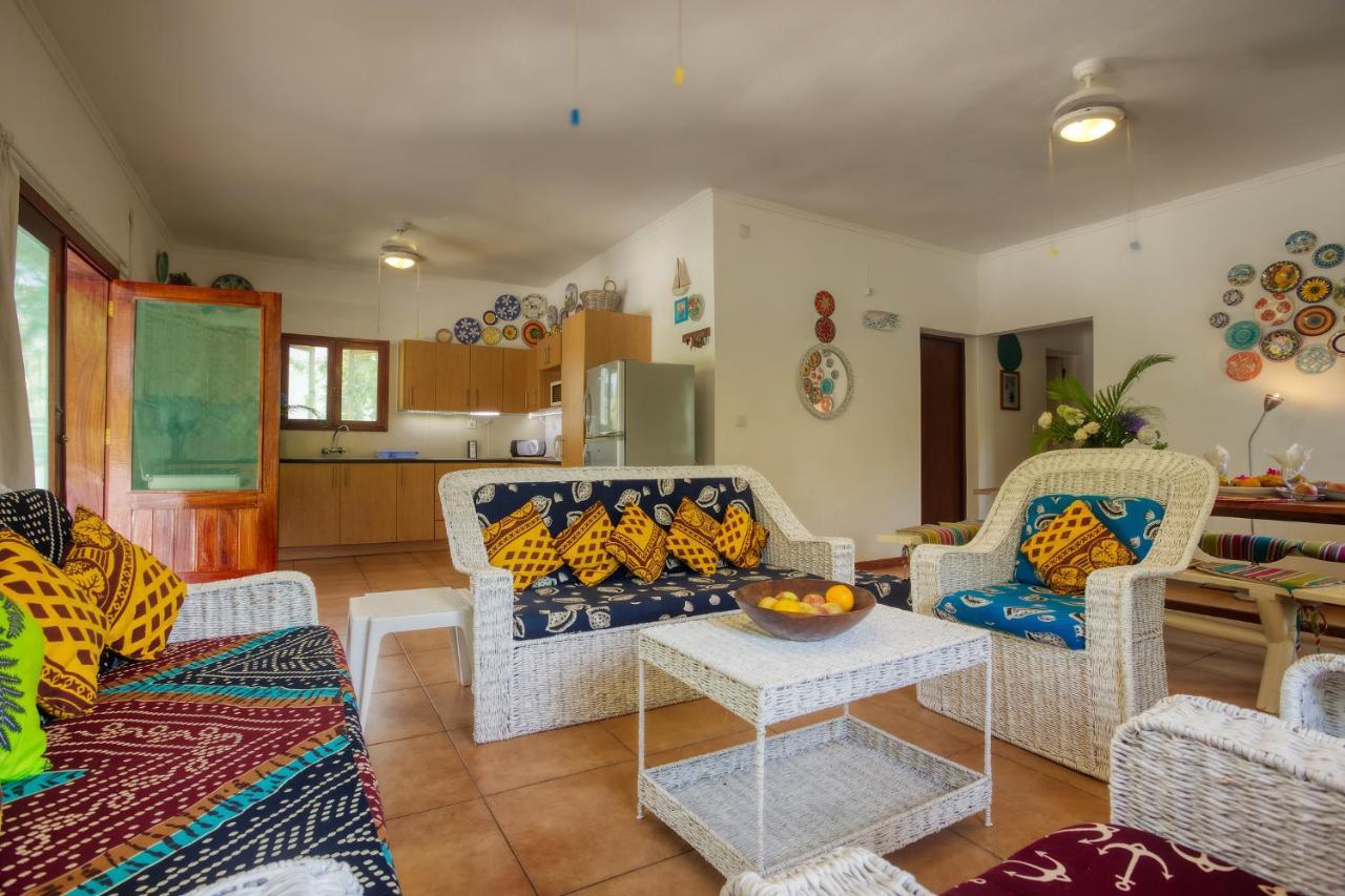 ポンタ・ド・オウロ Ilha Azul Houseヴィラ エクステリア 写真